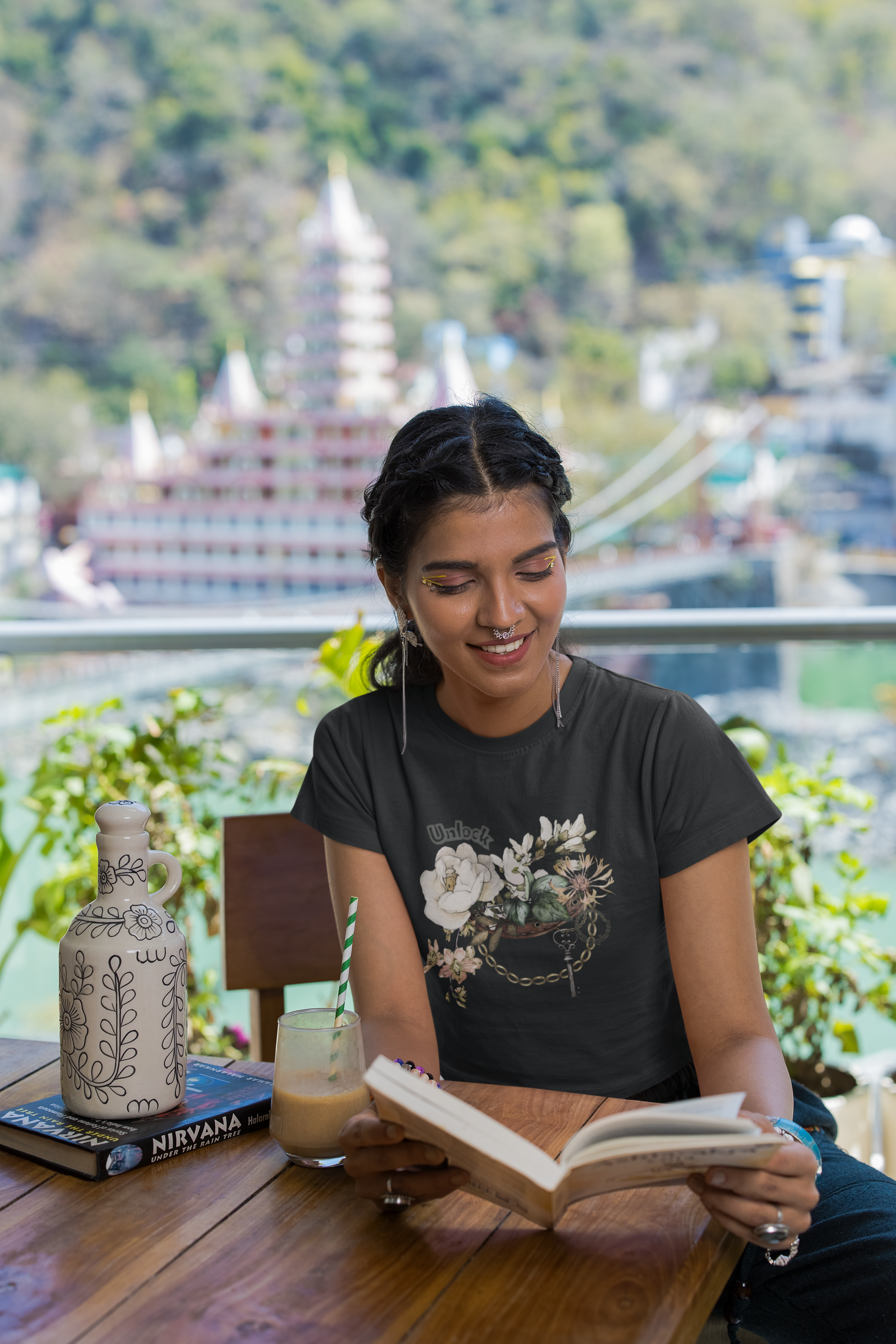 Unlock happiness Crop Top Black